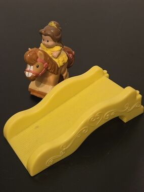 Little People Disney Princess Belle Yellow Dress Klip Klop Horse With Ramp